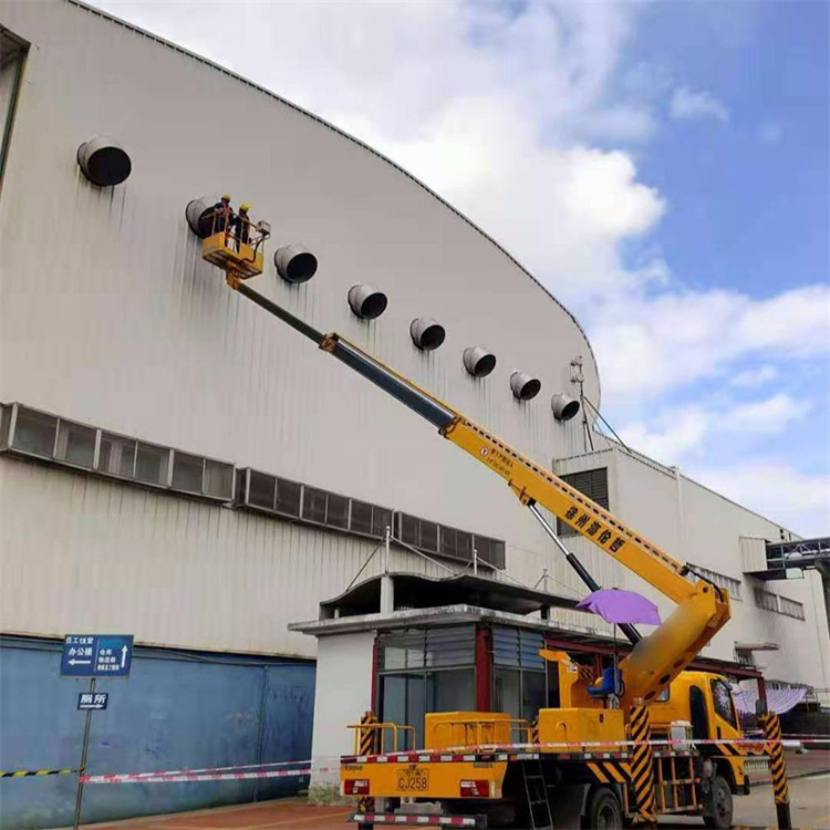 红原高空作业车出租服务：专业广告牌安装解决方案